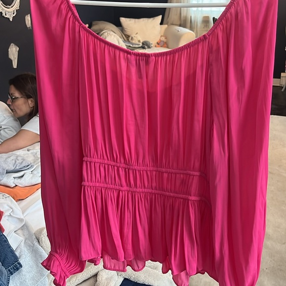 Silk - Picture 2 of 5